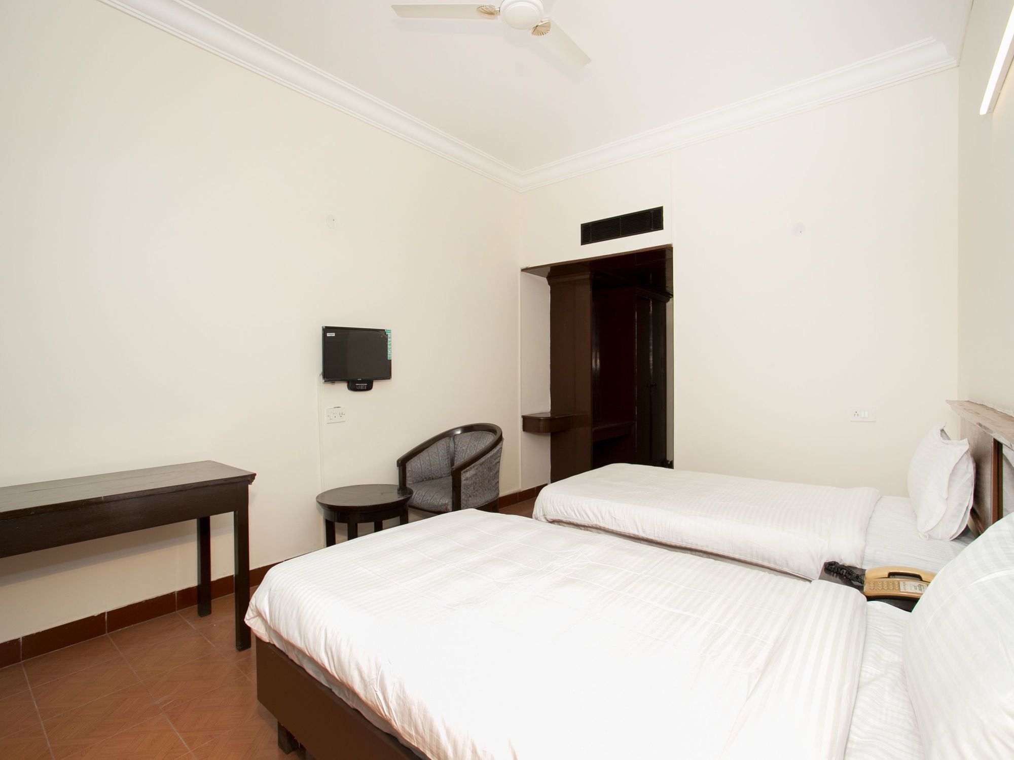 Oyo 10478 Raj Residency Otel Bangalore Dış mekan fotoğraf