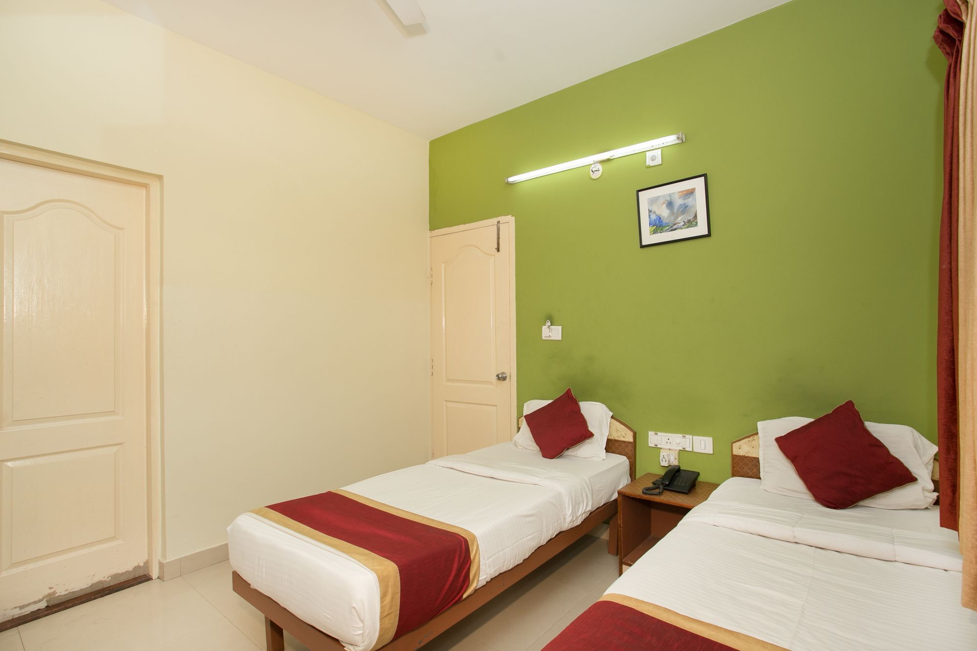Oyo 10478 Raj Residency Otel Bangalore Dış mekan fotoğraf