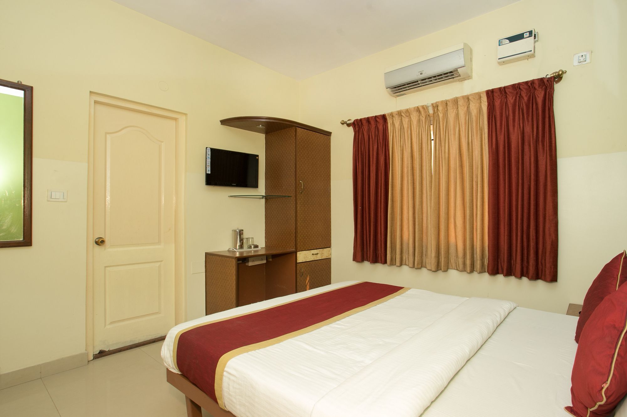 Oyo 10478 Raj Residency Otel Bangalore Dış mekan fotoğraf