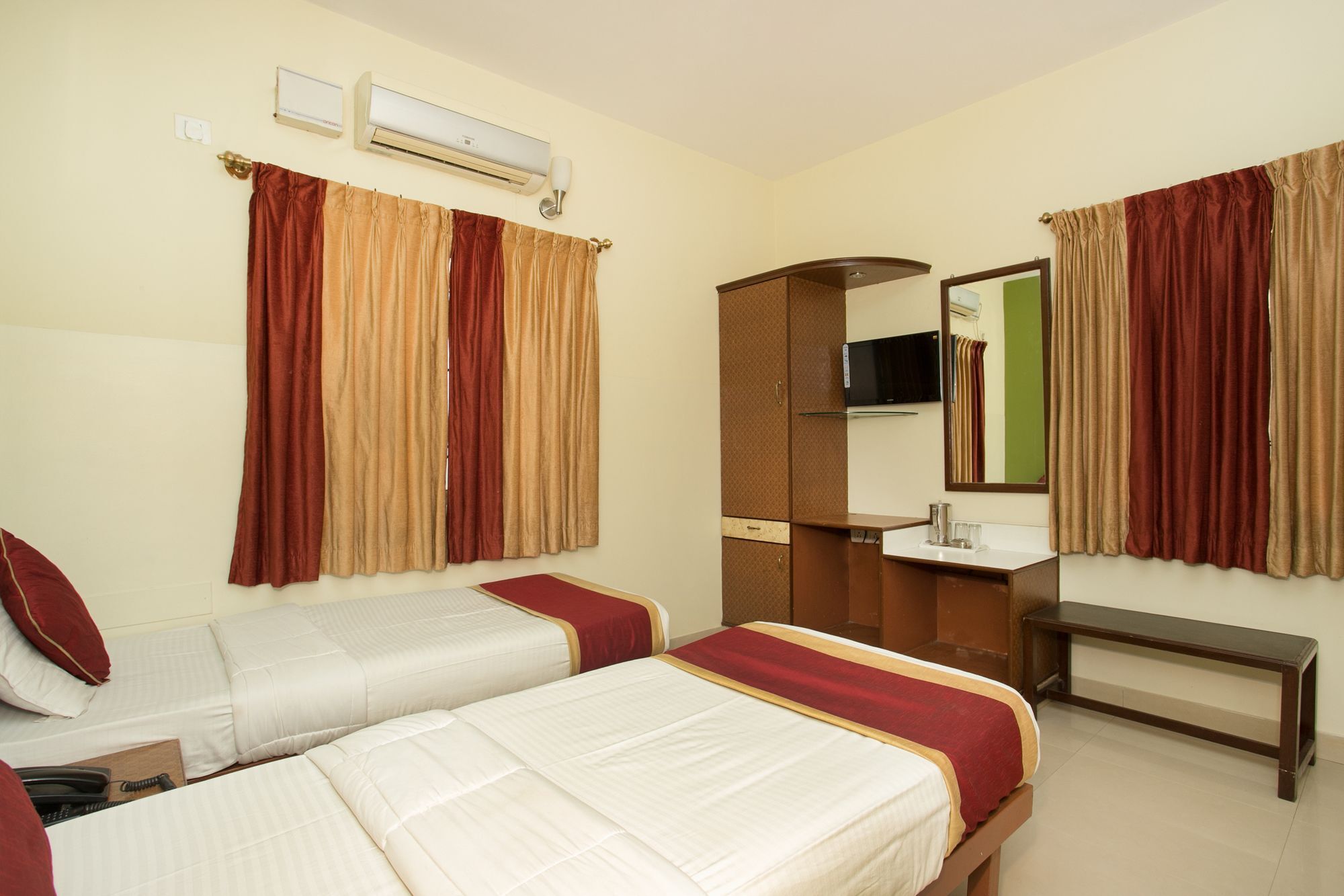 Oyo 10478 Raj Residency Otel Bangalore Dış mekan fotoğraf