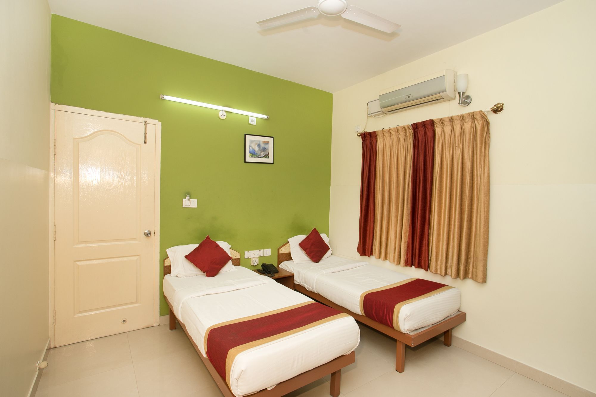 Oyo 10478 Raj Residency Otel Bangalore Dış mekan fotoğraf